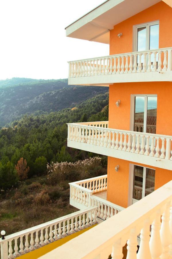 سوتوموري Hostel "Kraljica Snezna " المظهر الخارجي الصورة